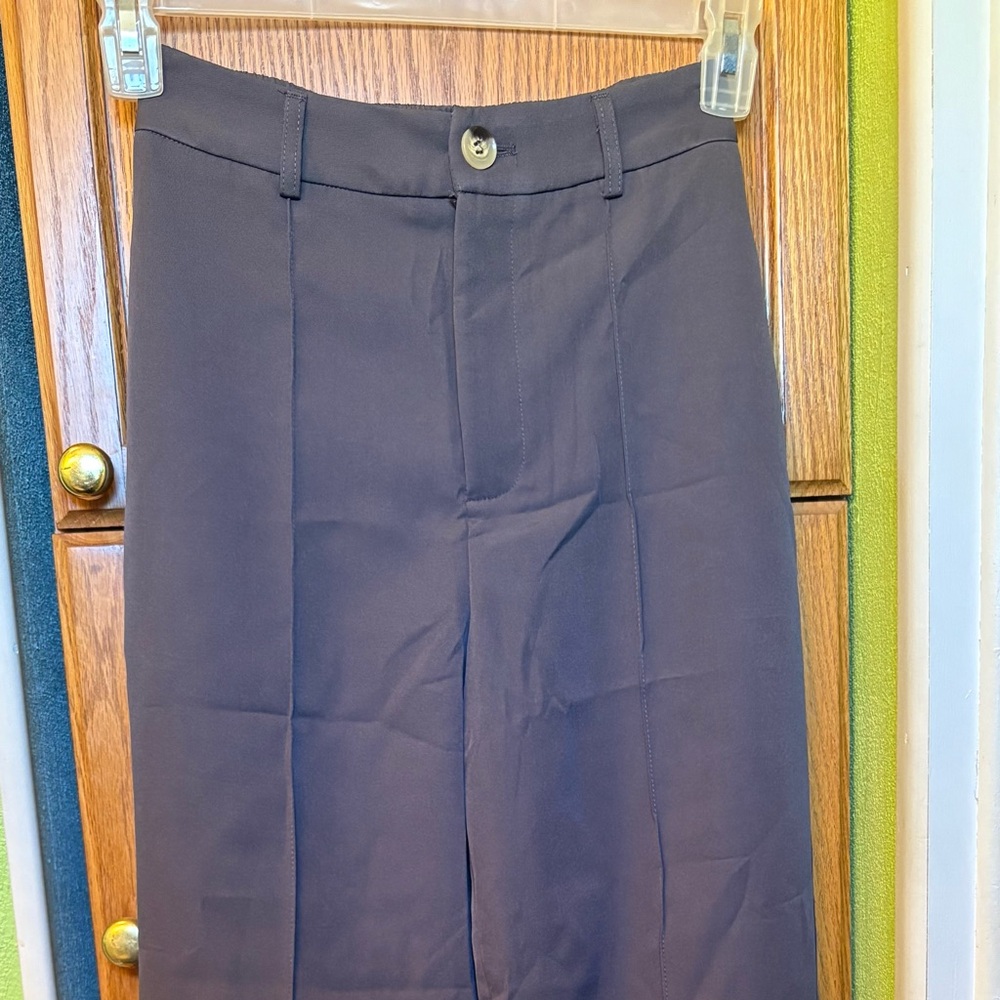 Chic Women's Grey Pantsuit